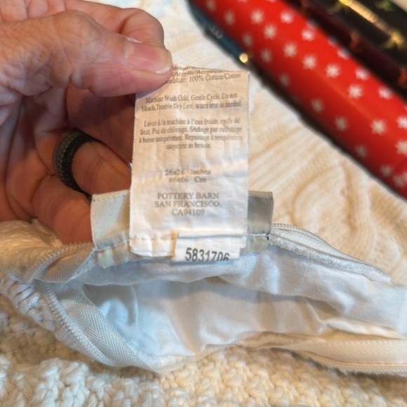 Potterybarn pillow covers,cream, sweater style, 26 inch square - Picture 4 of 4